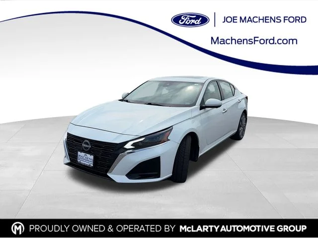 Used 2023 White Nissan 2.5 SL image 1