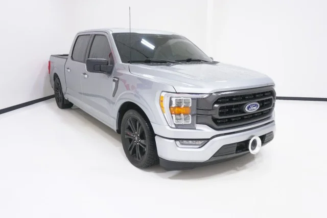 Used 2023 SILVER Ford XLT image 3