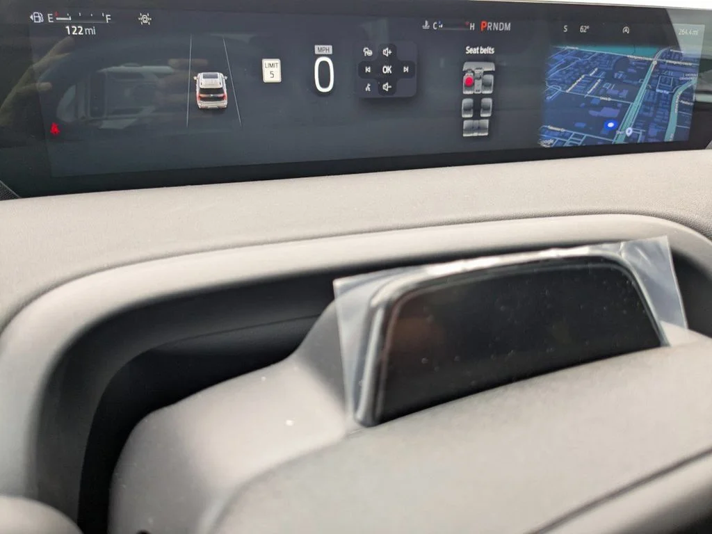 New 2025 White Ford Platinum image 31