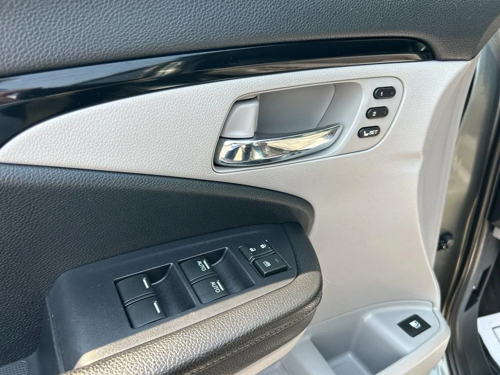 Used 2019 Modern Steel Metallic Honda RTL-E image 7