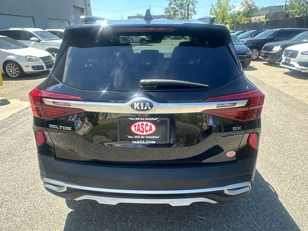 Used 2021 Black Kia EX image 5