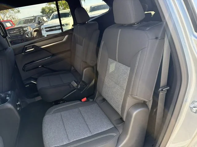 New 2026 Sterling Metallic GMC Elevation image 17