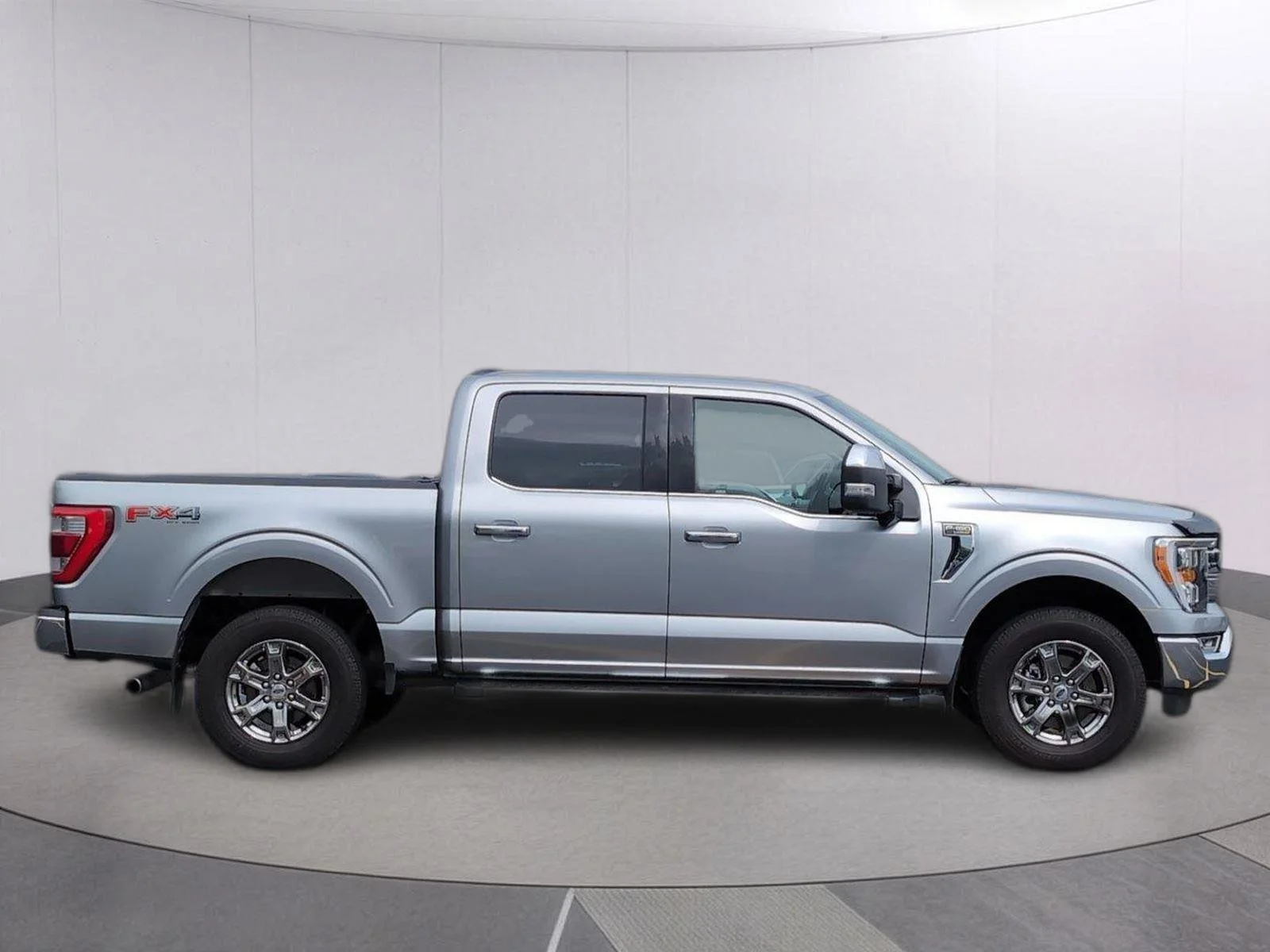 Used 2023 Iconic Silver Ford LARIAT image 7