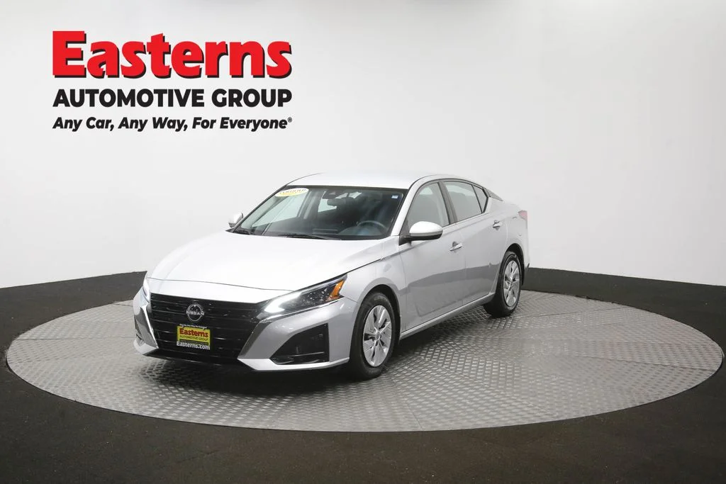 Used 2023 Silver Nissan 2.5 S image 53