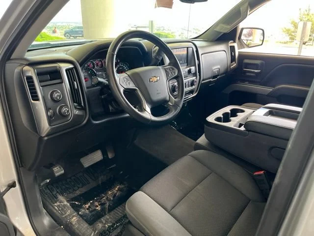 Used 2018 Silver Ice Metallic Chevrolet LT image 31