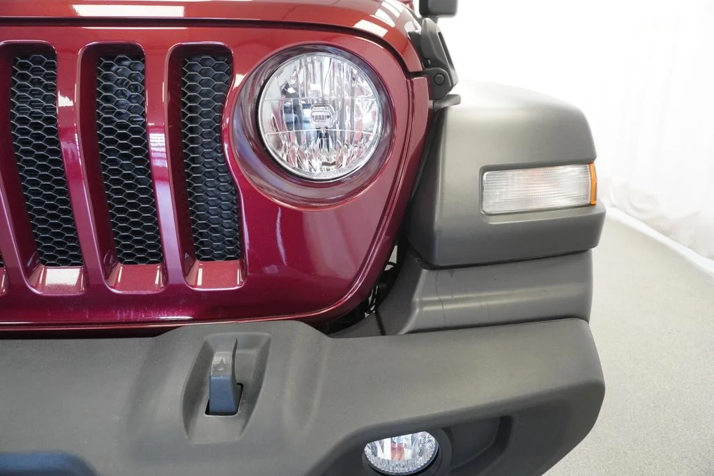 Used 2021  Jeep Unlimited Sport S image 16