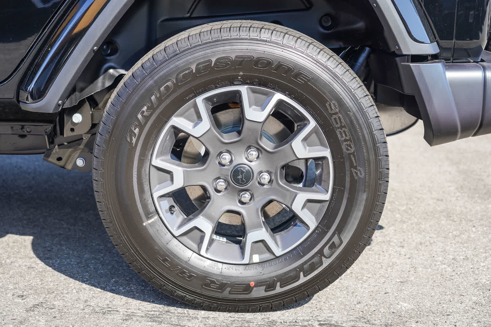 2025 Jeep Wrangler 4-Door Sahara - Photo 11