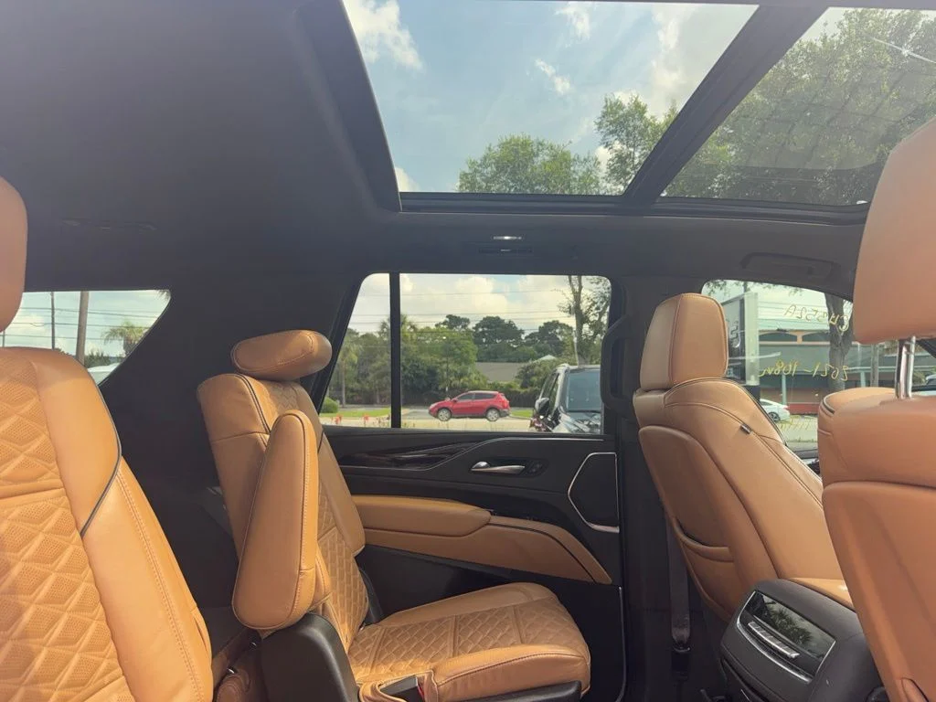 Used 2021 Crystal White Cadillac Sport image 17