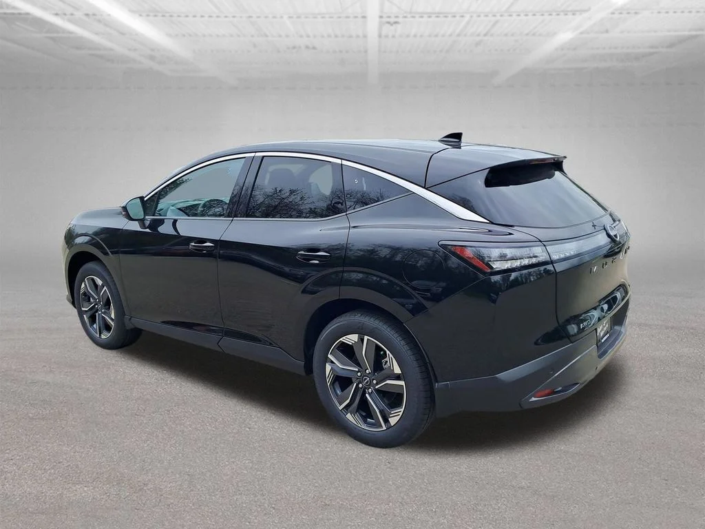 New 2026 White Nissan Platinum image 3