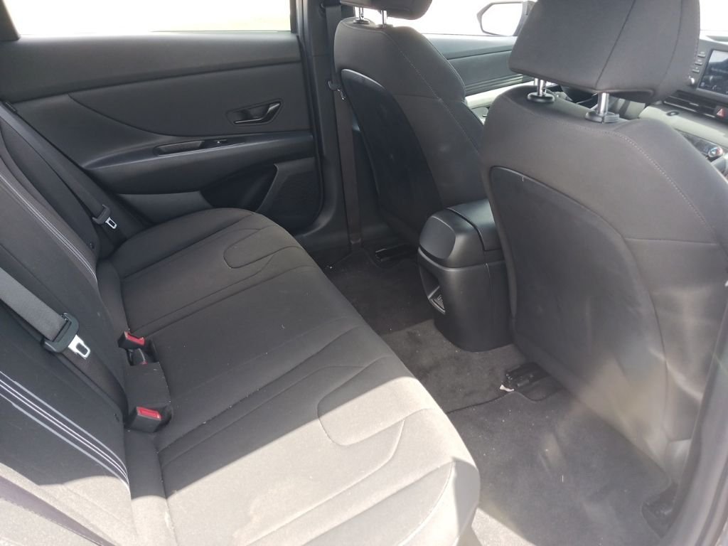 Used 2025 Gray Hyundai SEL Sport image 18