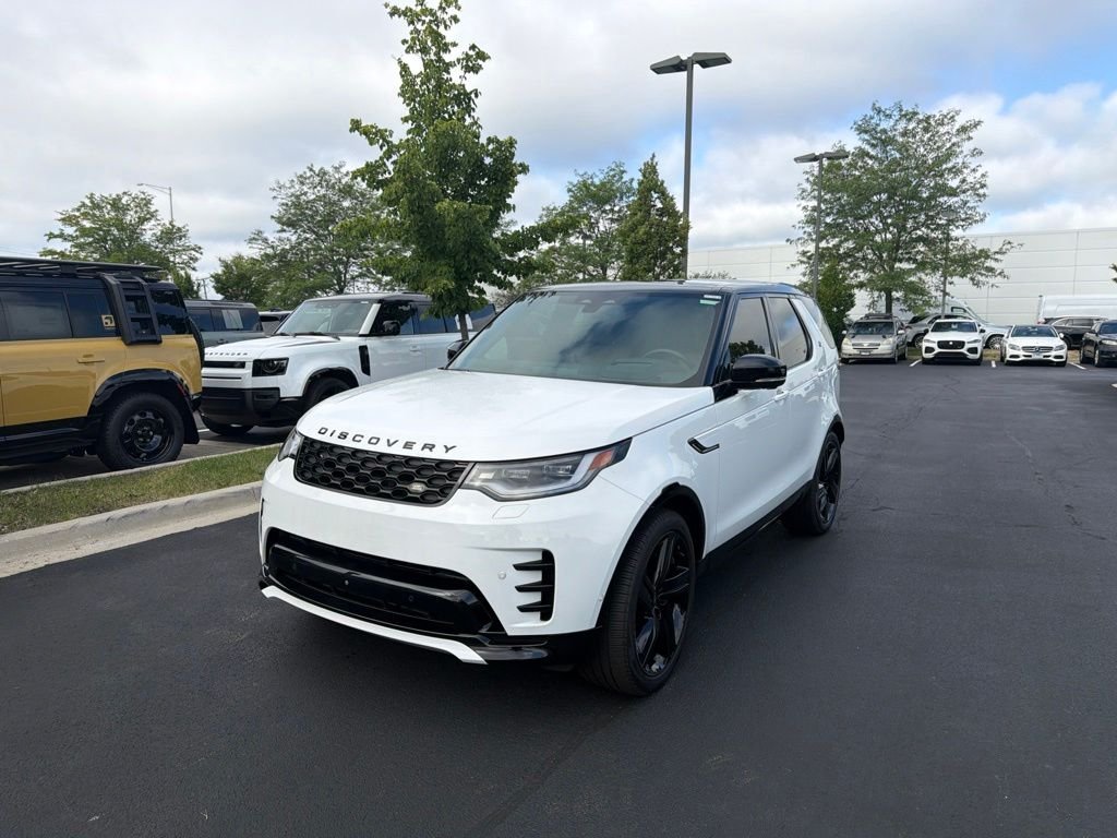 Used 2024 White Land Rover Dynamic SE image 1