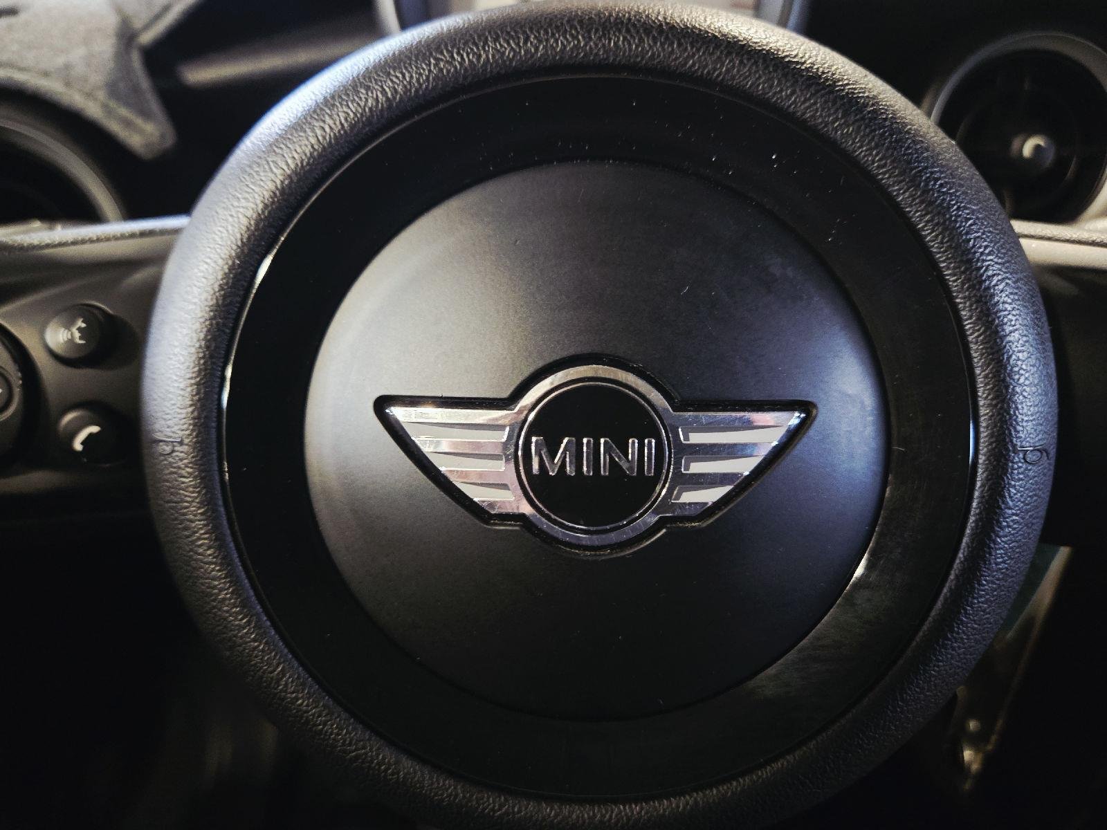 Used 2013 Reef Blue Metallic MINI CLUBVAN image 31