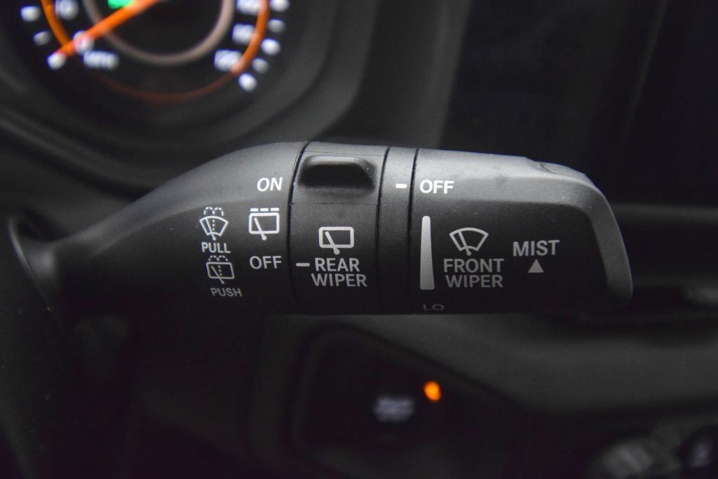 Used 2024 Earl Clearcoat Jeep Sport image 39