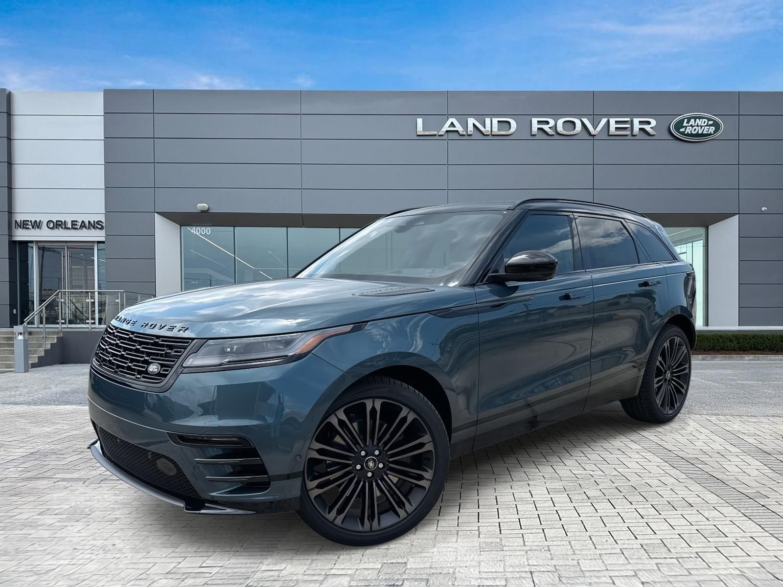 2026 Land Rover Range Rover Velar Dynamic SE