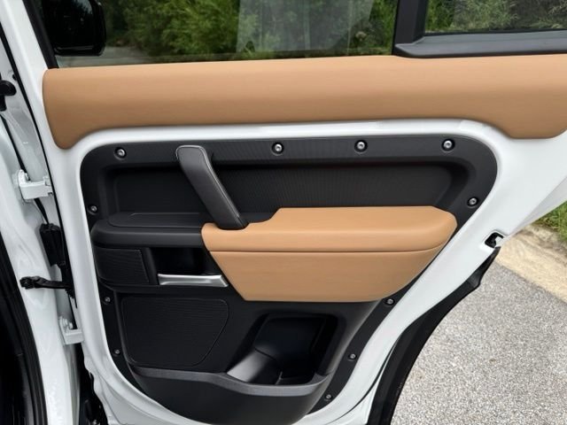 New 2026 Fuji White Land Rover S image 18