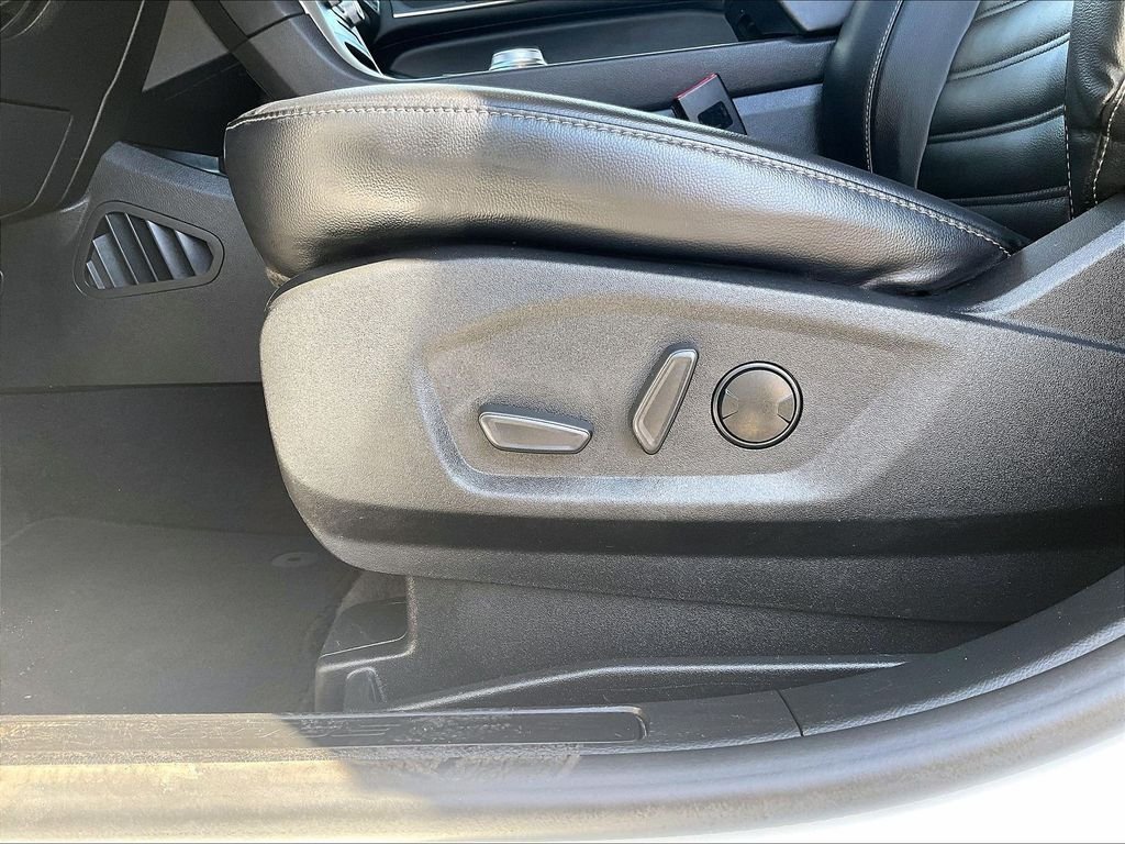 Used 2024 White Ford SEL image 27