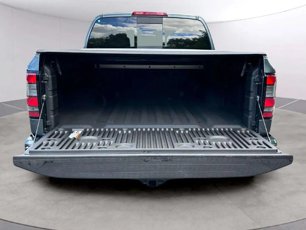 New 2027 Alpine Metallic Nissan Crew Cab SV image 15