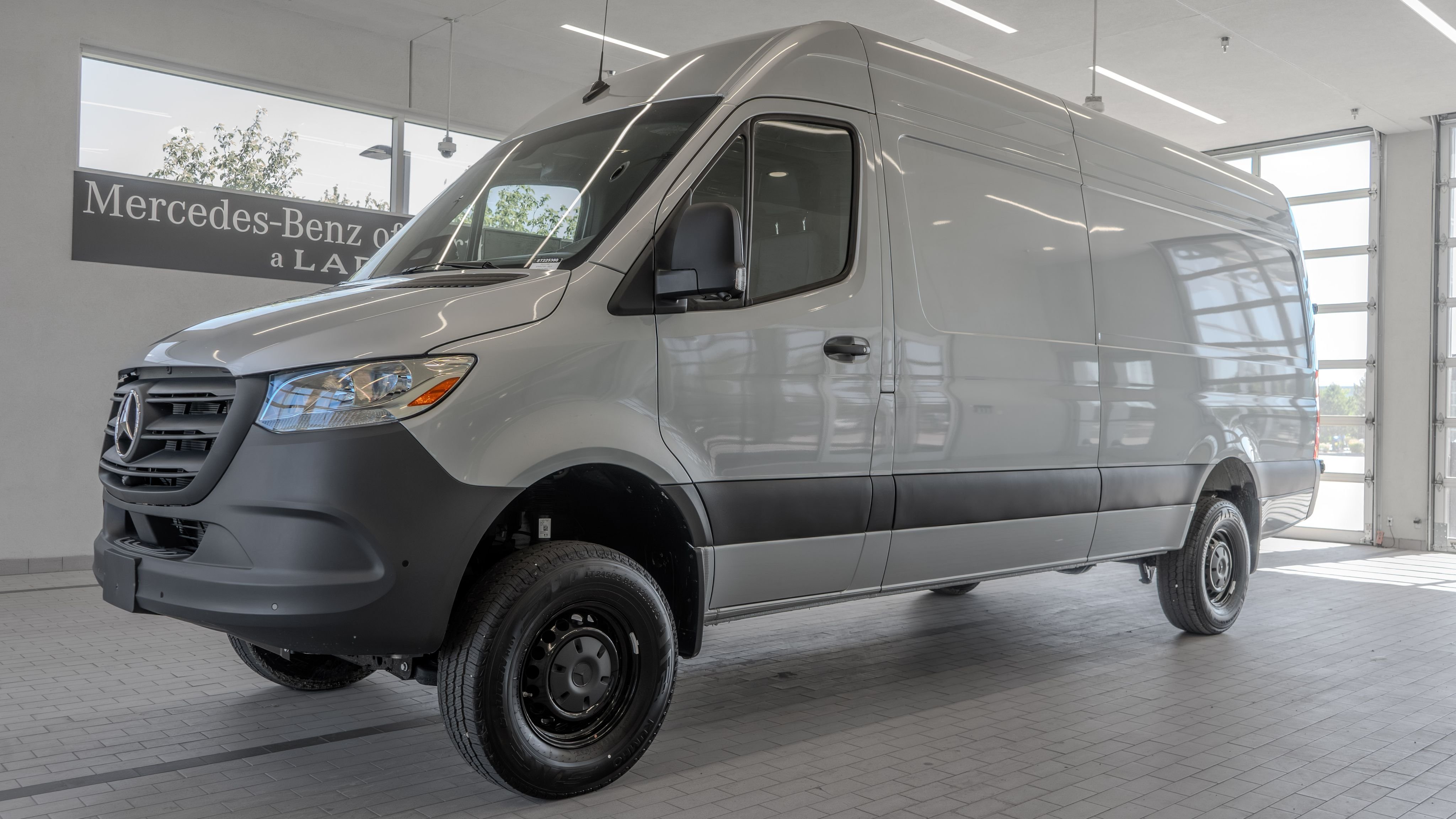 New 2025 High-tech silver metallic Mercedes-Benz Cargo 170 WB image 3