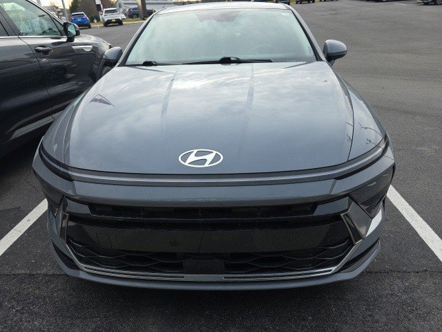 Used 2024 Blue Hyundai SEL image 2
