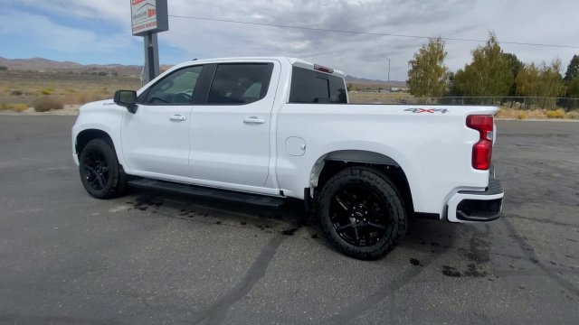 Used 2024 Summit White Chevrolet RST image 6