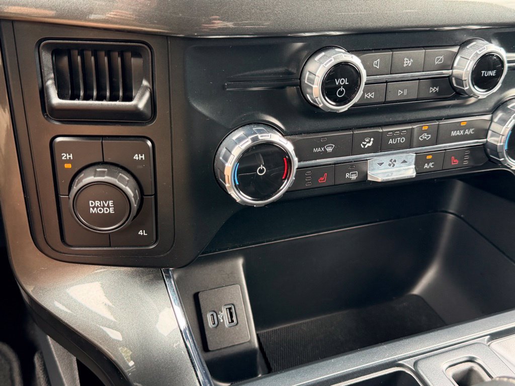 Used 2023 Silver Ford XLT image 33