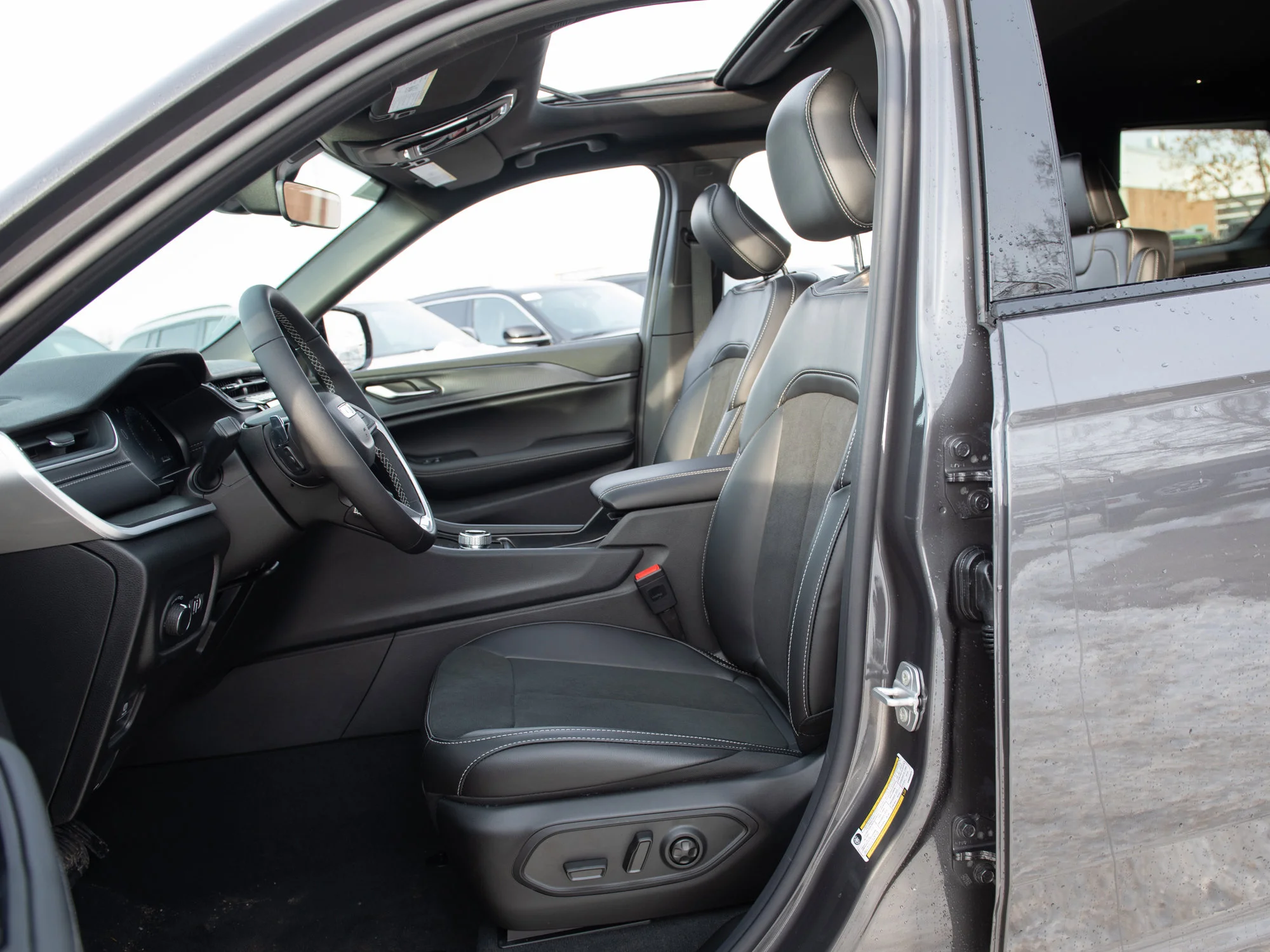 New 2025 Grey Jeep Altitude* image 18