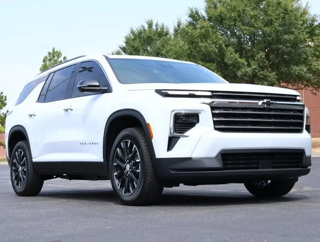 New 2026 Polar White Tricoat Chevrolet LT image 1