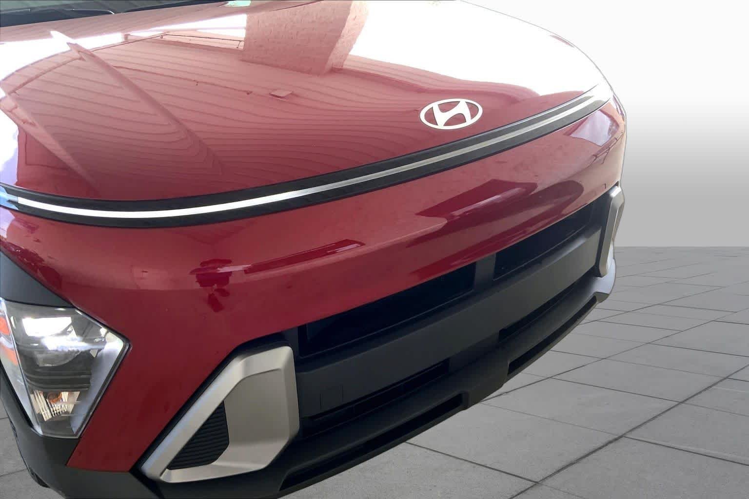 Used 2025 Ultimate Red Metallic Hyundai SEL Convenience image 28