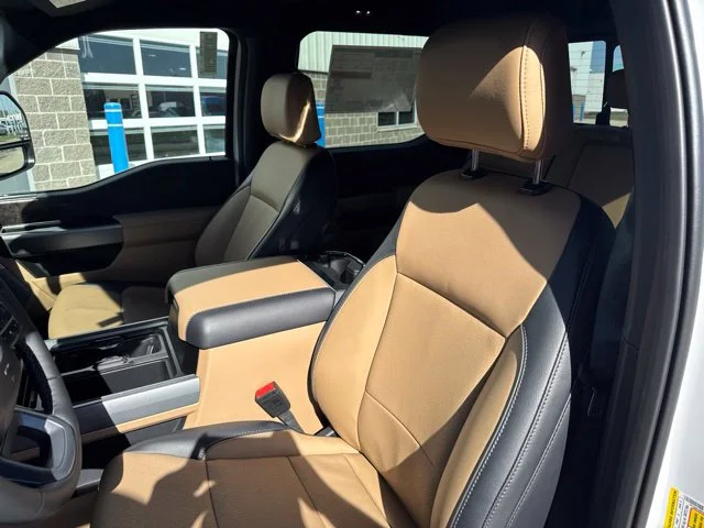 New 2027 Oxford White Ford Lariat image 46