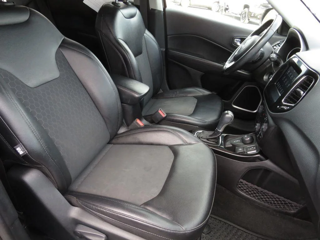 Used 2019 Granite Crystal Metallic Clear Jeep Altitude image 19