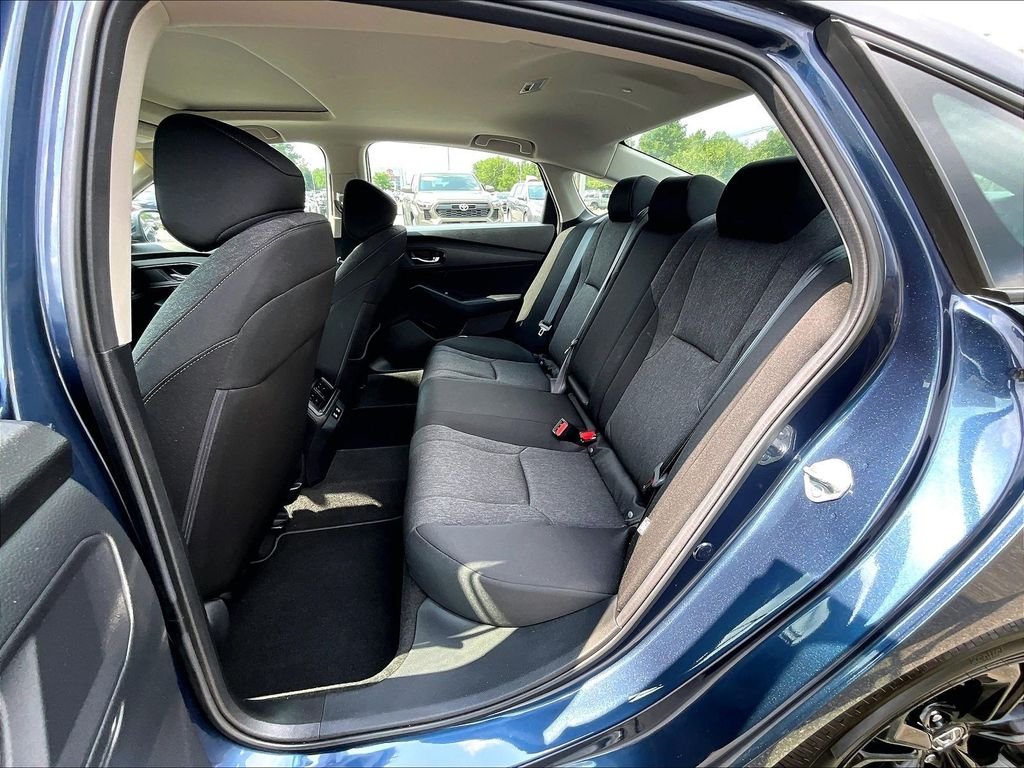 Used 2025 Blue Honda SE image 15