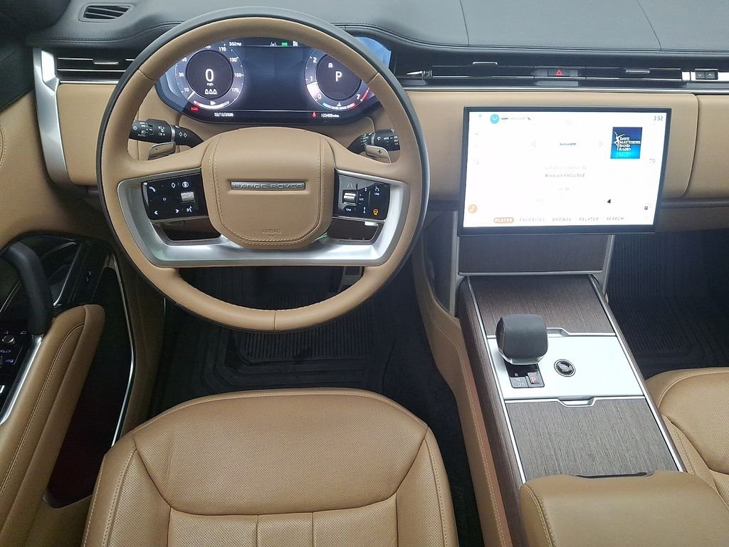 Certified Used 2024 Fuji White Land Rover SE image 12