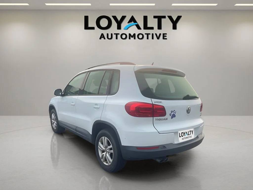 Used 2016 White Volkswagen SE image 3
