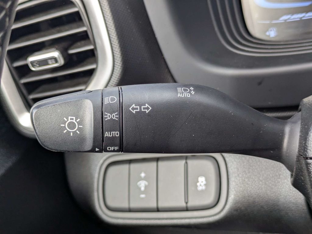 Used 2026 Silver Hyundai SEL image 27