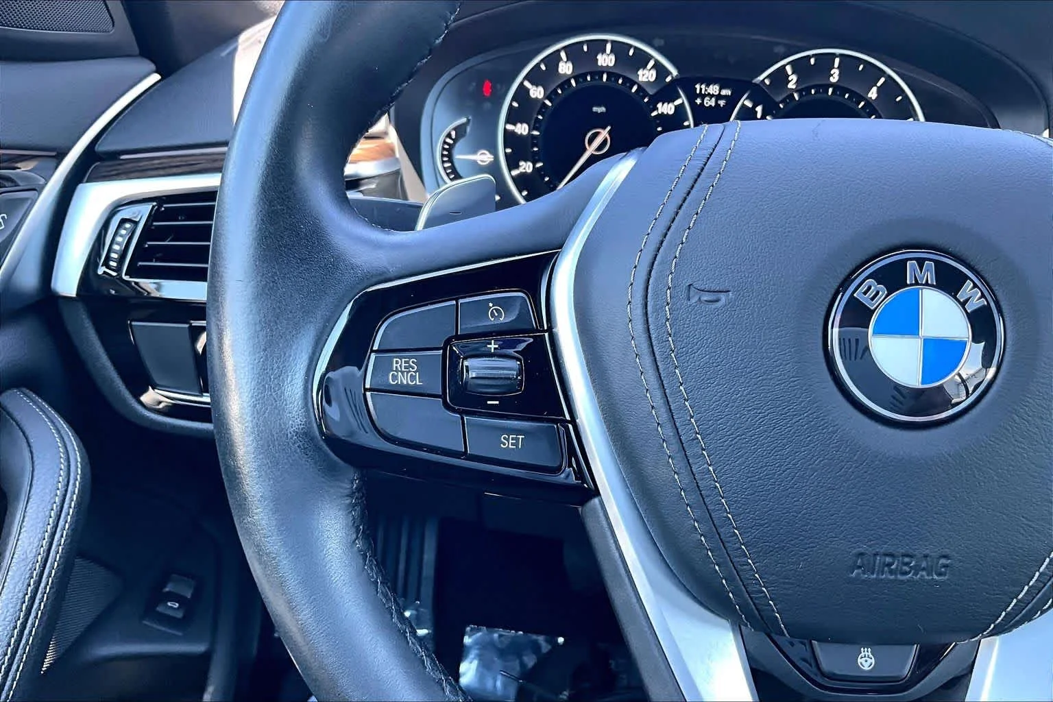 Used 2019 Black Sapphire Metallic BMW 530i xDrive image 23