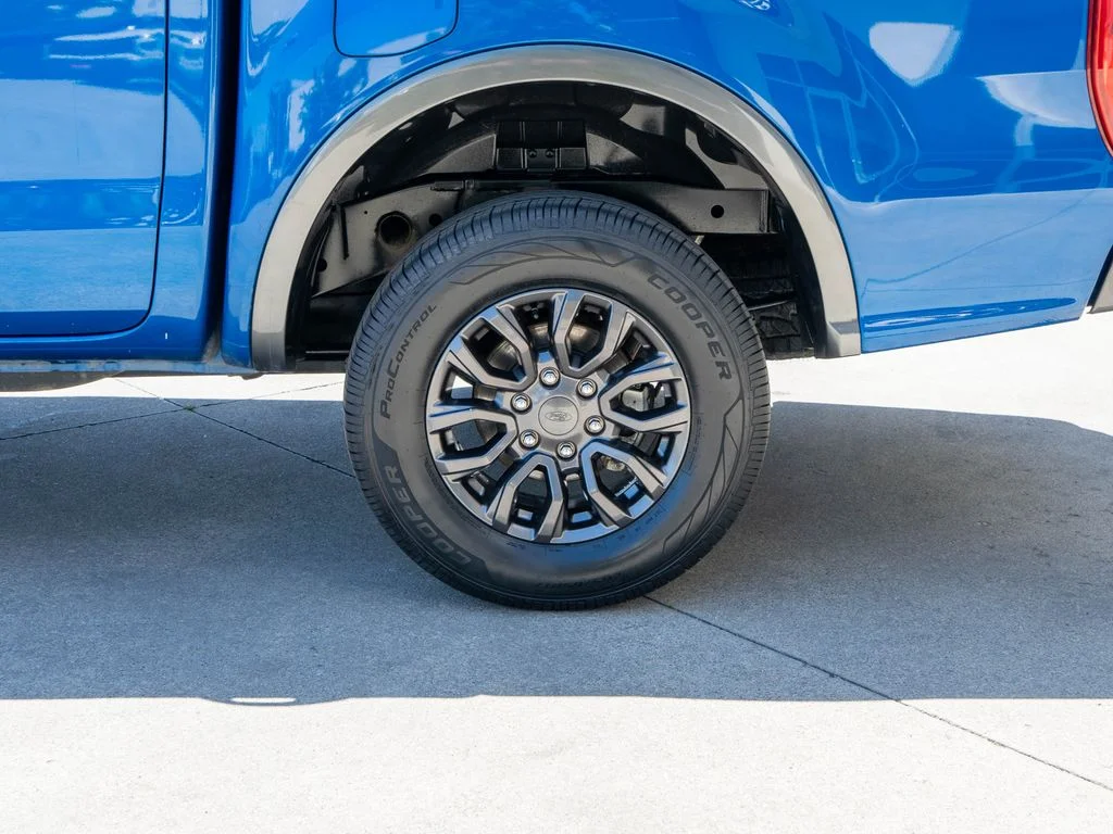 Used 2019 Blue Ford XLT image 30