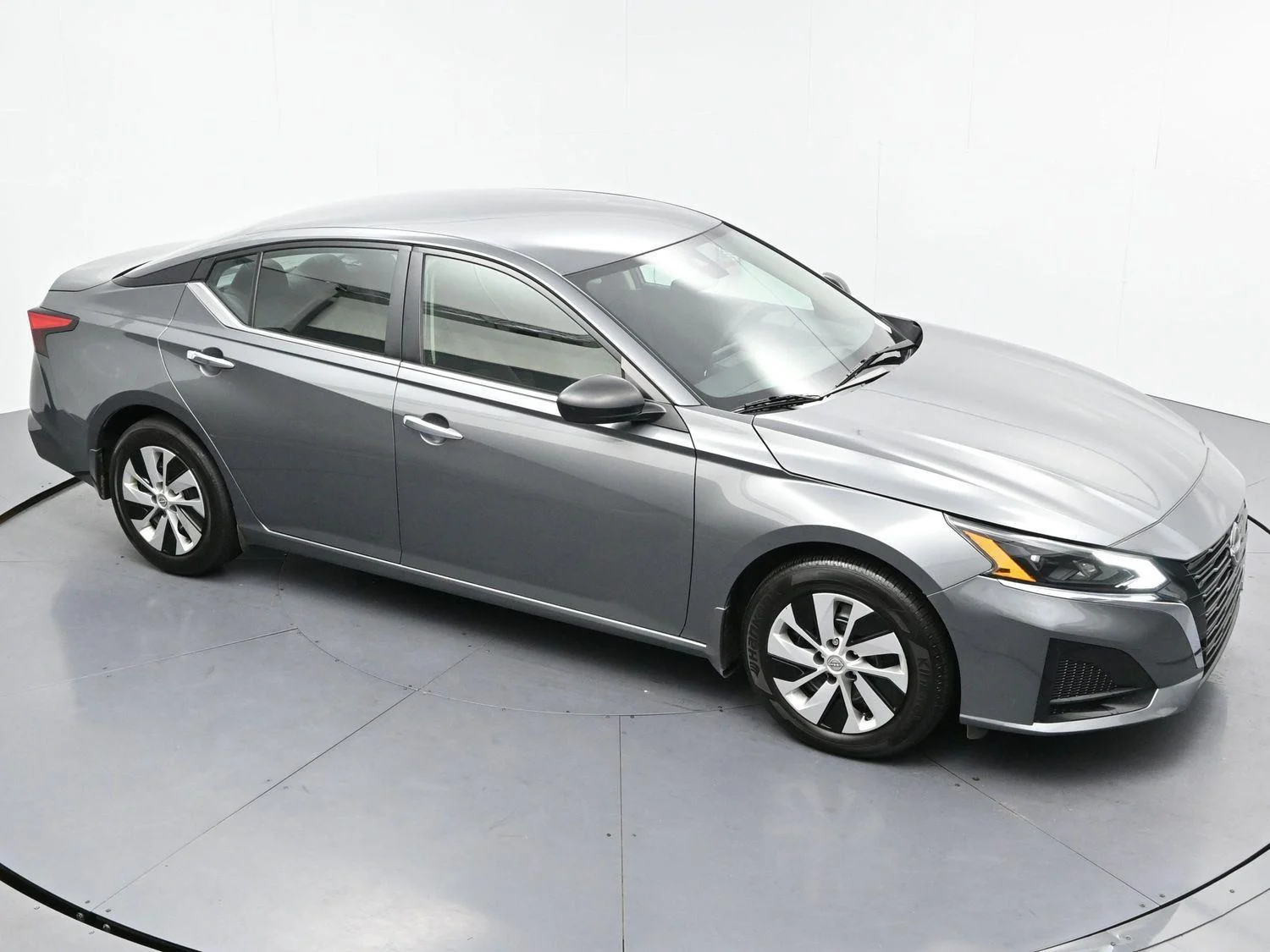 Used 2024 Gun Metallic Nissan 2.5 S image 33