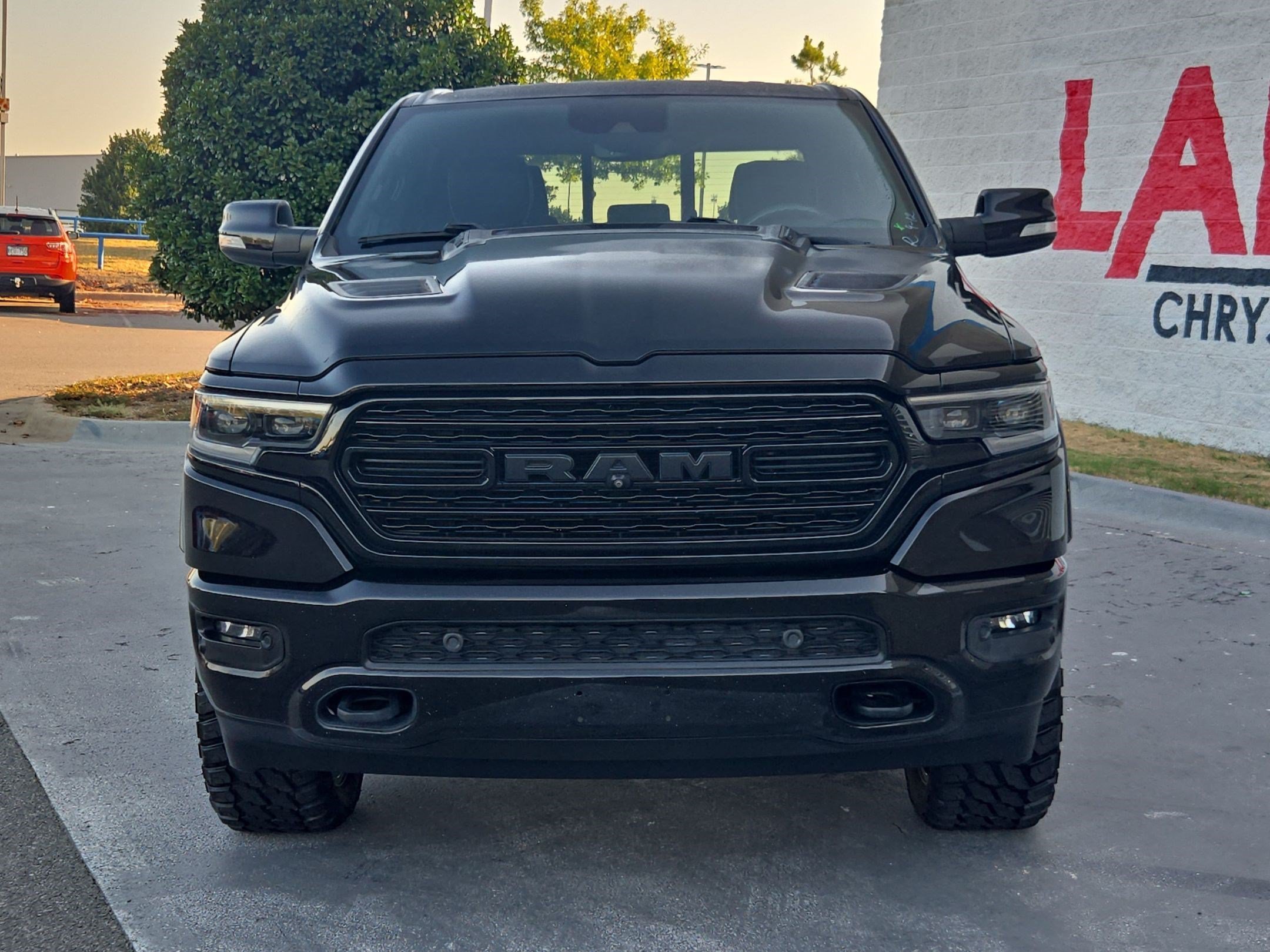 Used 2020 RAM Ram 1500 Pickup Limited with VIN 1C6SRFHT8LN394586 for sale in Little Rock