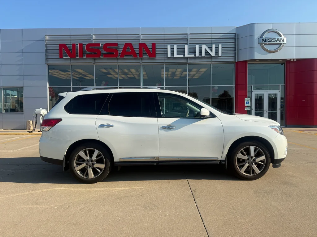 Used 2015 Pearl White Nissan Platinum image 1