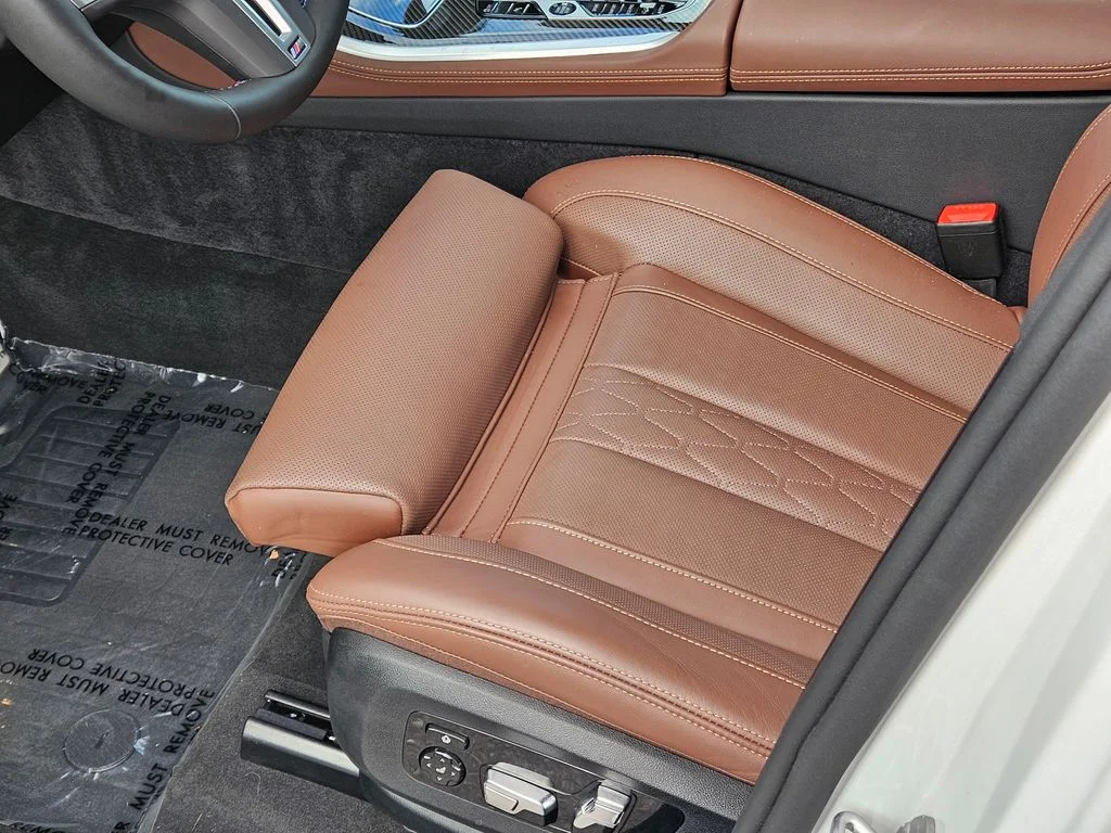 Used 2026 Mineral White Metallic BMW M60i image 42