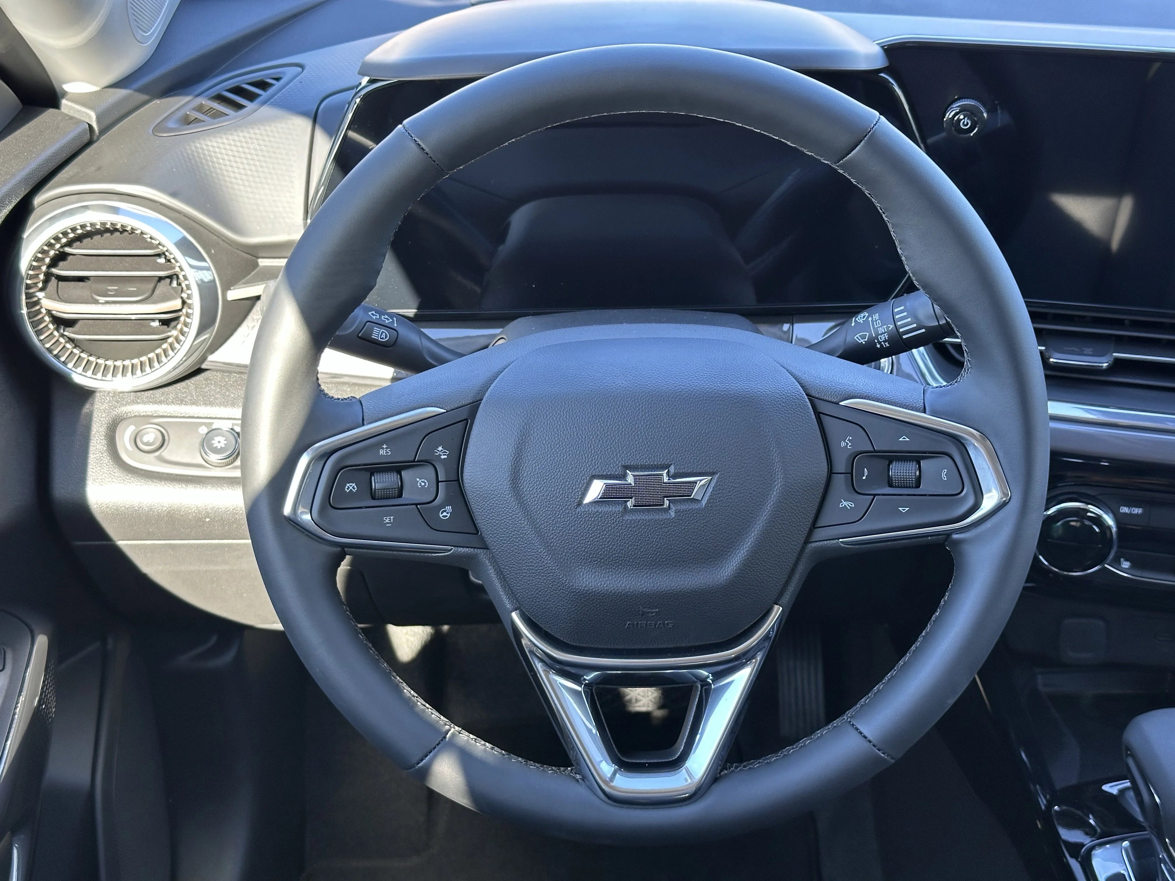 New 2026 Mosaic Black Metallic Chevrolet ACTIV image 15