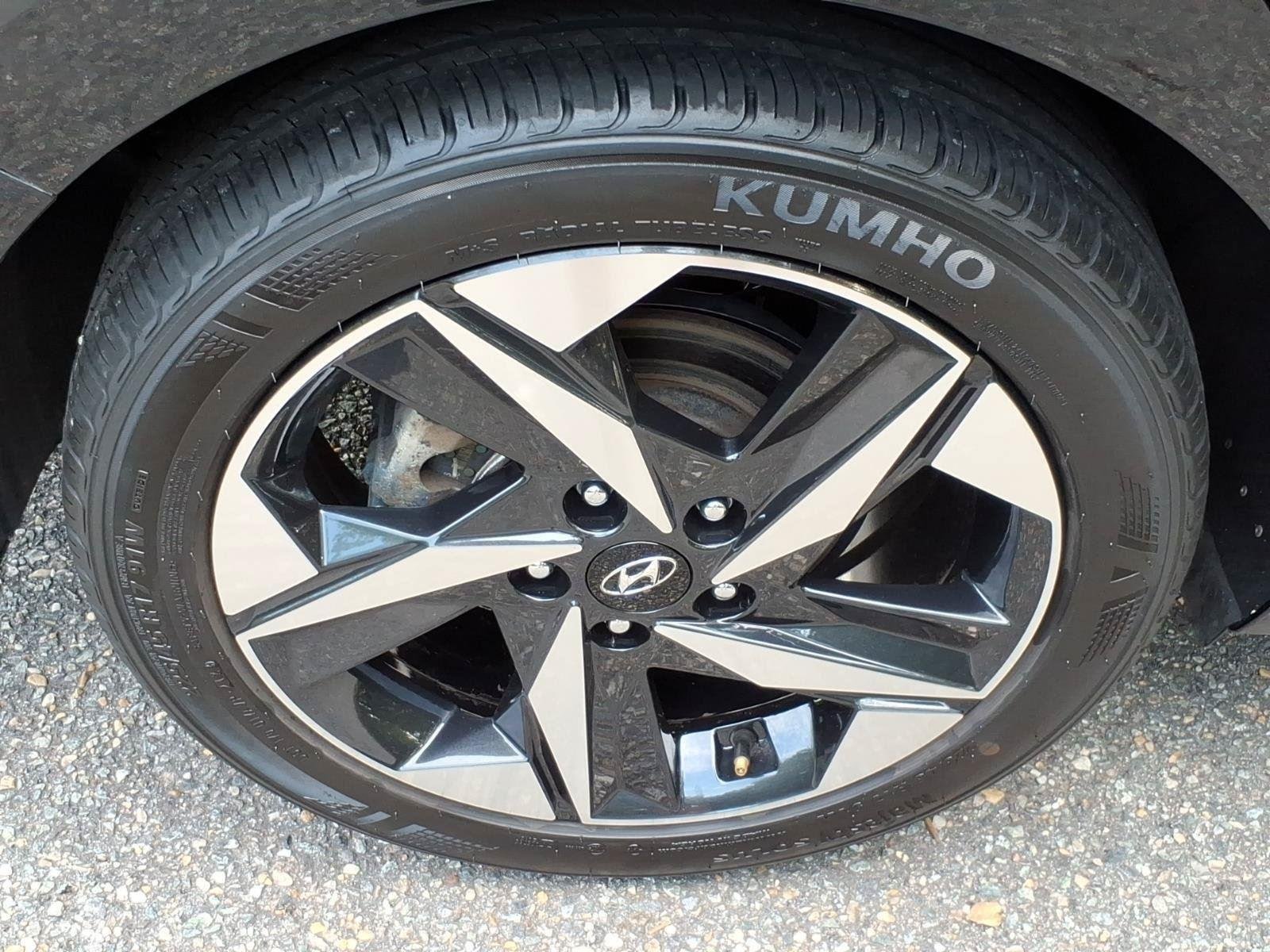 Used 2023 Onyx Black Hyundai SEL image 10