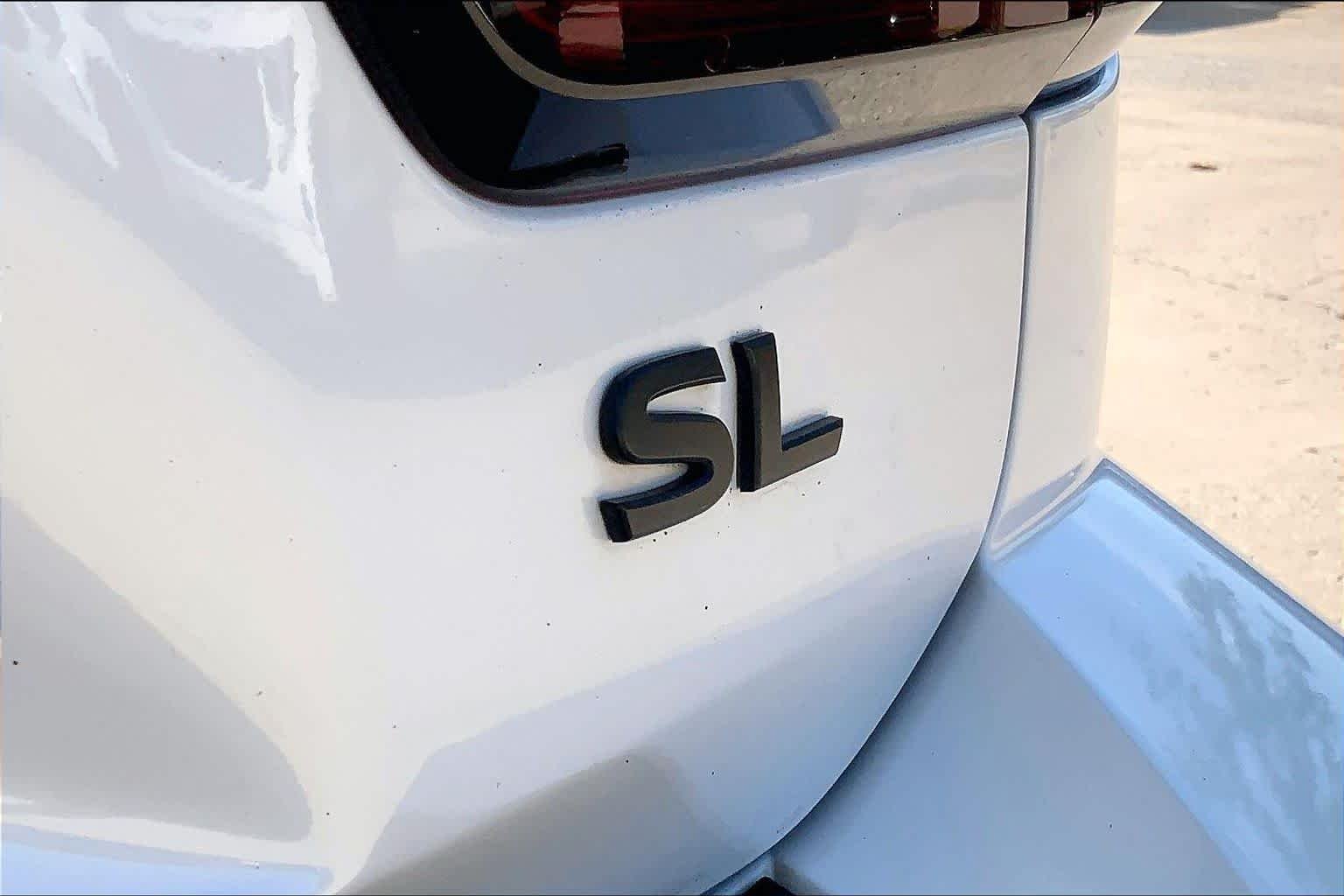 Used 2023 Aspen White Tricoat Nissan SL image 10