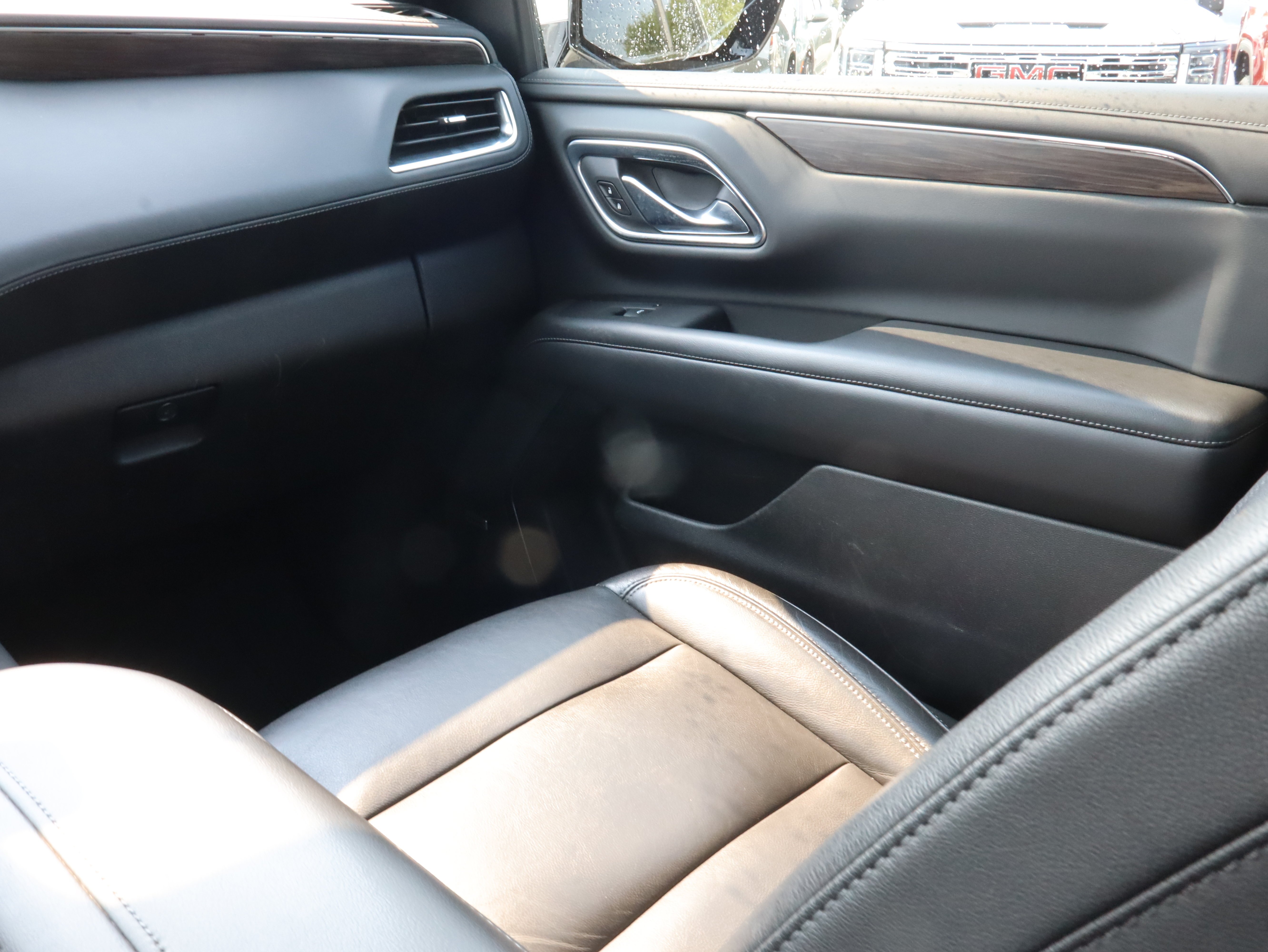 2021 Chevrolet Tahoe Z71 - Photo 11