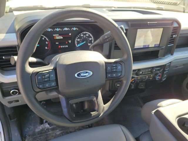 New 2026 Oxford White Ford F-550® XL image 4