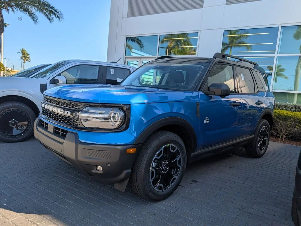 New 2026 Velocity Blue Metallic Ford Outer Banks® image 3