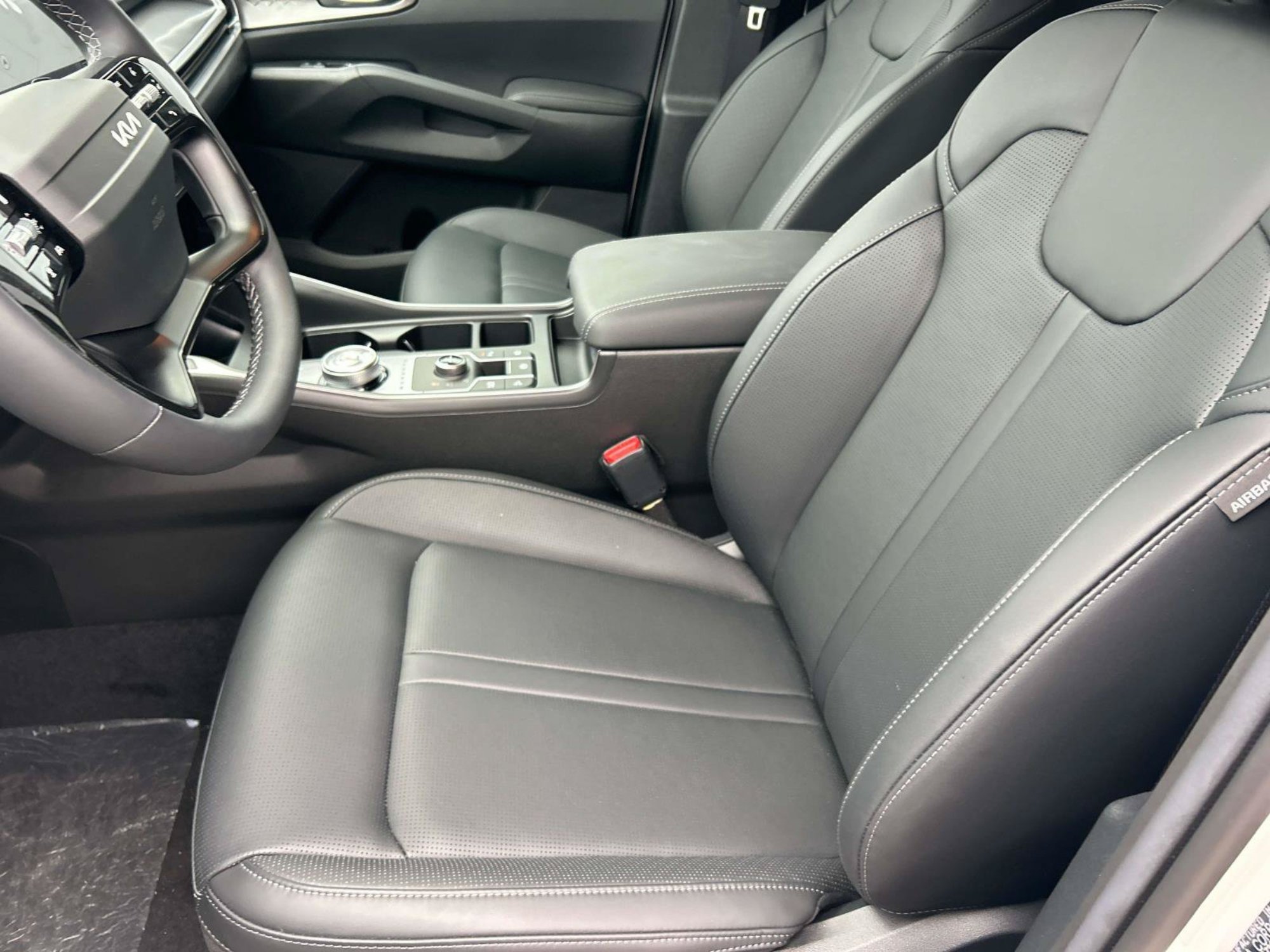 New 2026 Snow White Pearl Kia EX image 19