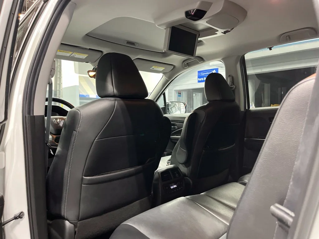Certified Used 2020 Platinum White Pearl Honda Touring image 33