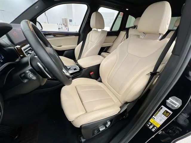 Used 2023 Black BMW xDrive30i image 9