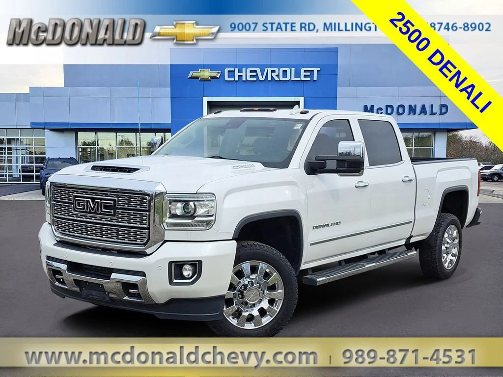 2018 GMC Sierra 4WD Crew Cab Standard Box Denali's photo